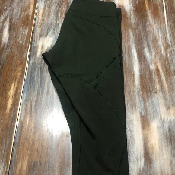 Lululemon Cool To Street Crop mesh gator green size 4 leggings capri crops - Picture 13 of 16